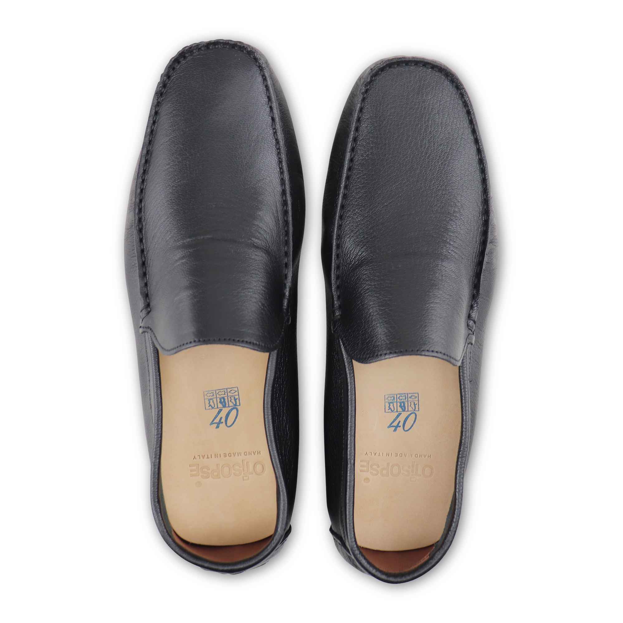 Black rubber soles in hammered leather