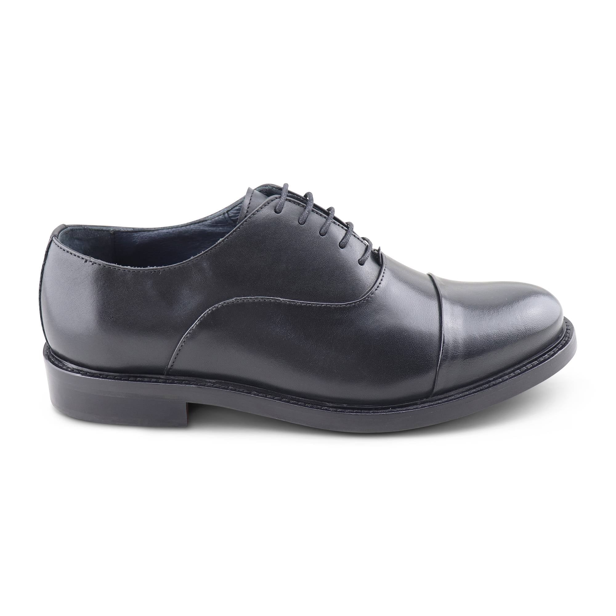 Black leather Oxford