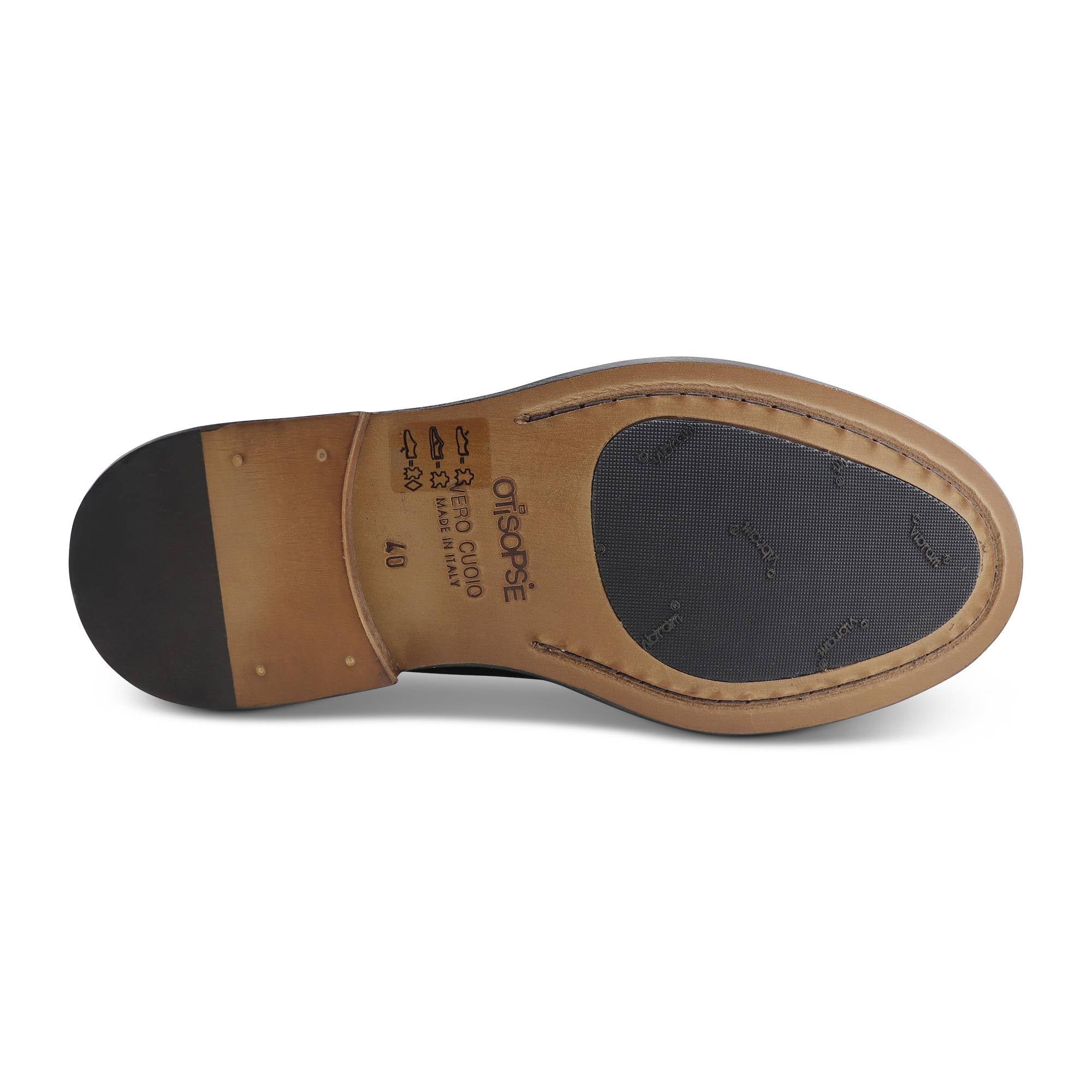 Derby nero in pelle spazzolata