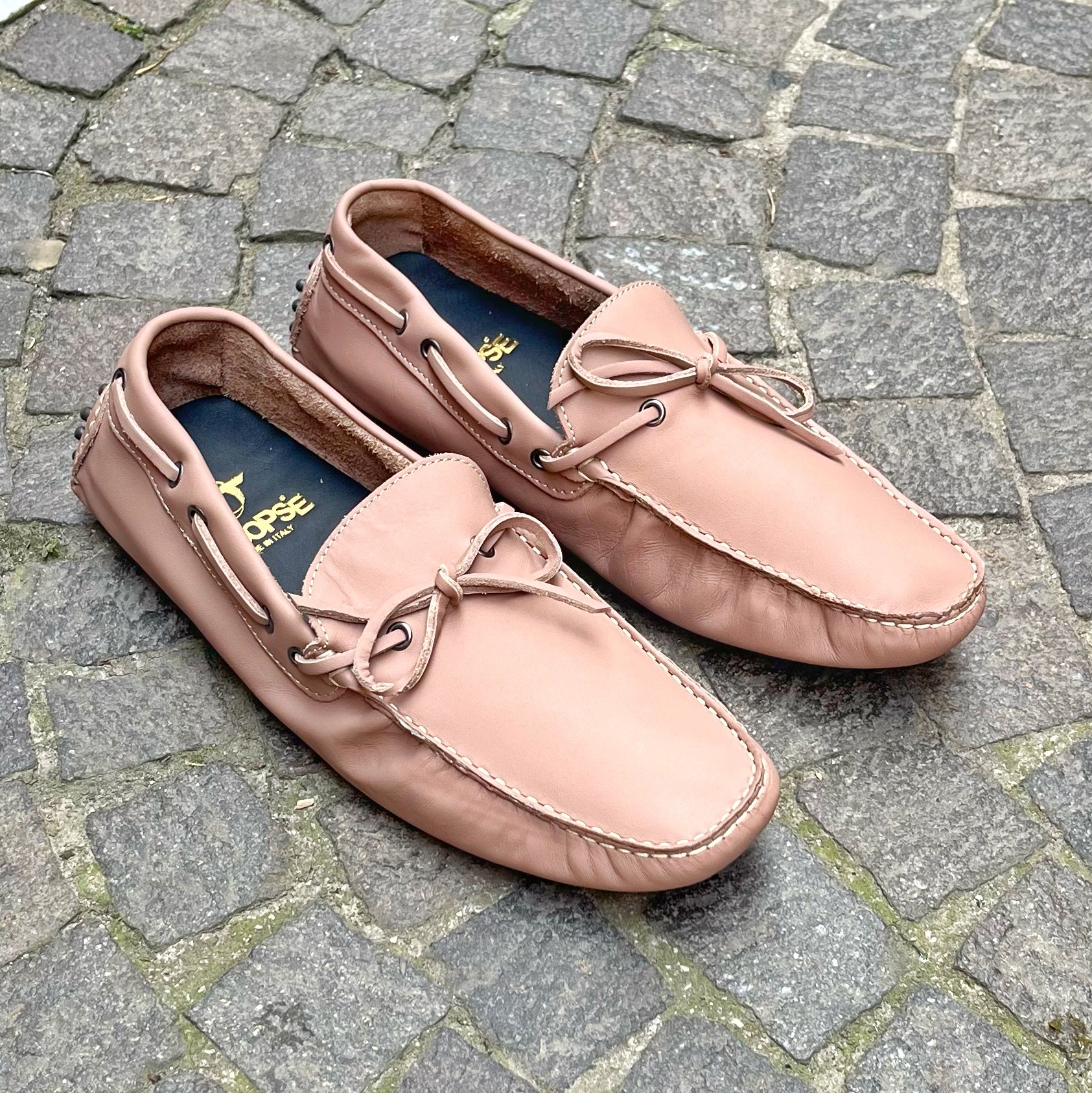 Mocassini con gommini in pelle rosa