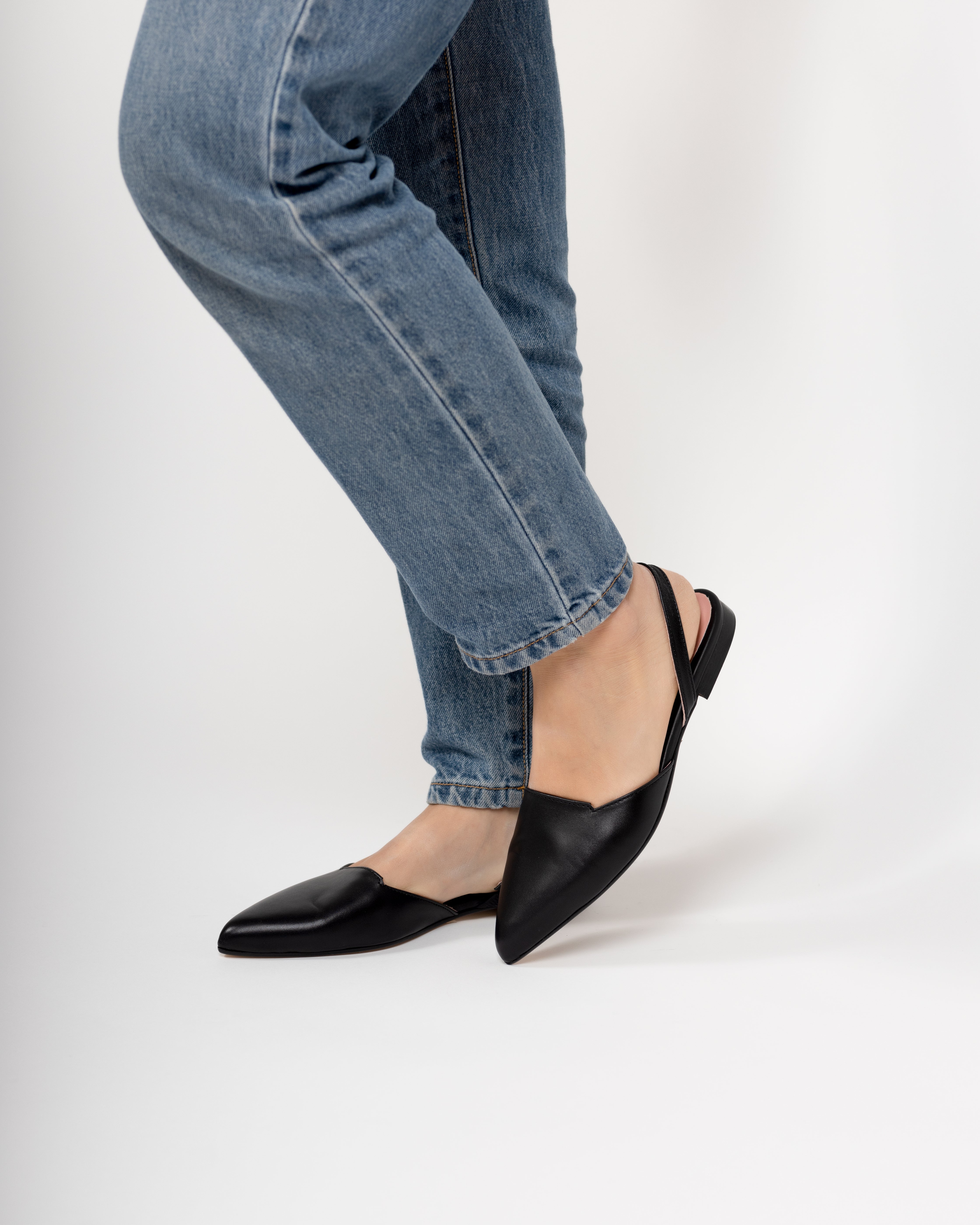 Black leather flat shoes