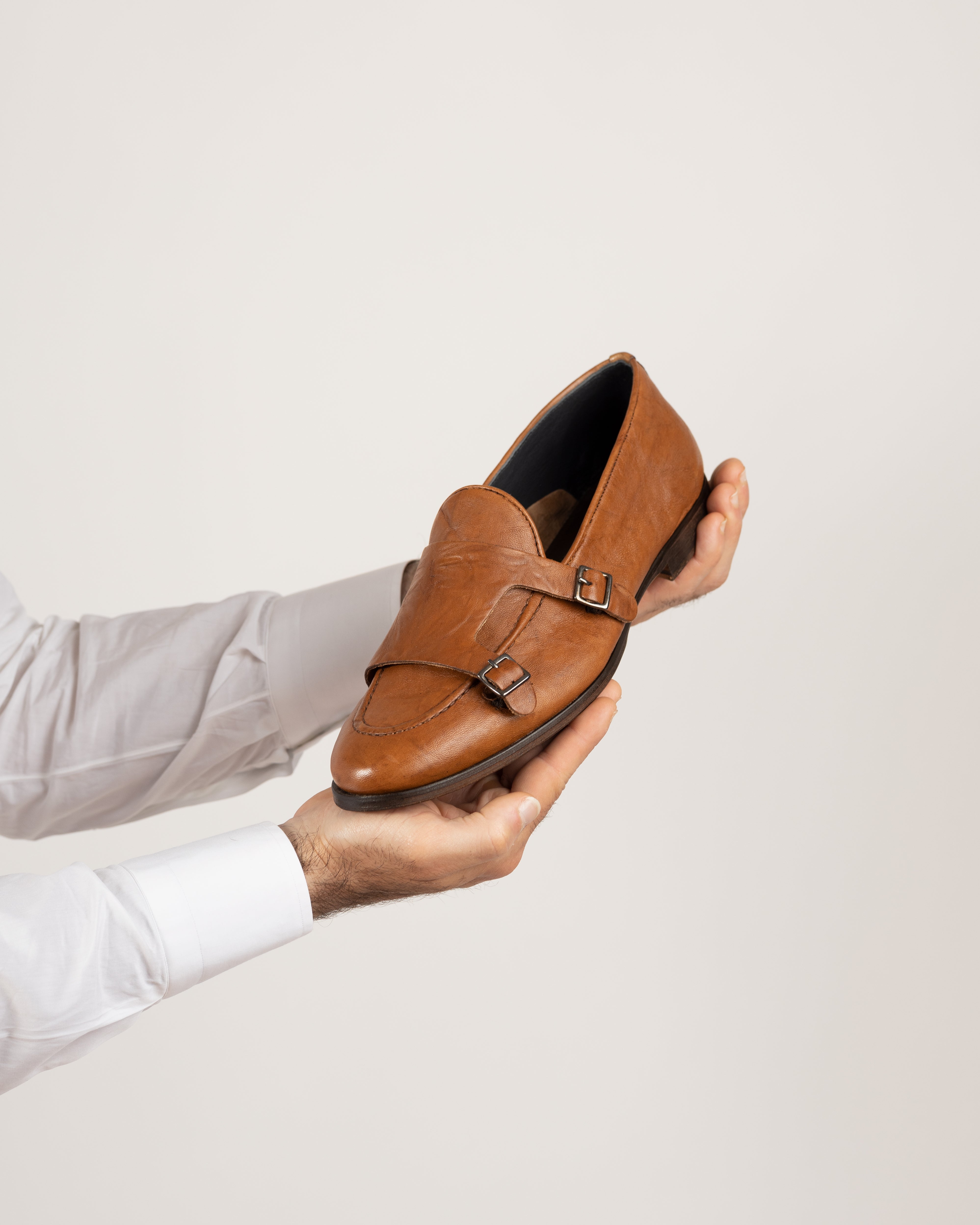 Slippers doppia fibbia in pelle cuoio