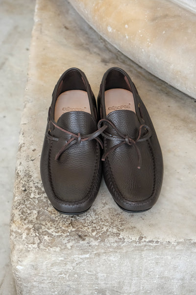 Dark brown textured leather driving shoes