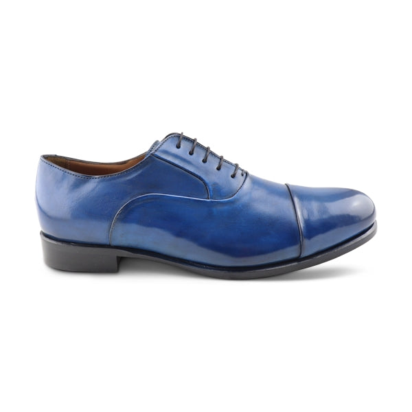 Oxford shoes for men in light blue leather Oxford shoes for men in light blue leather