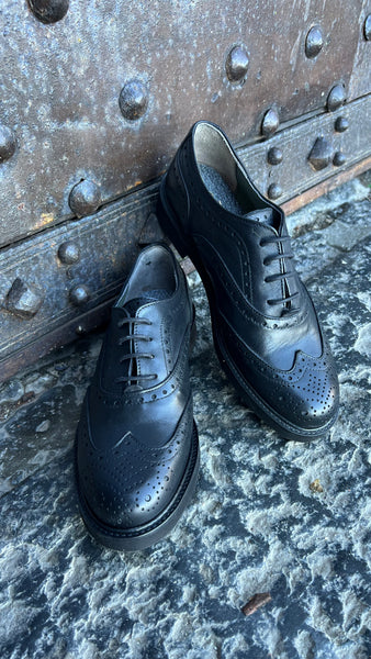 Oxford shoes in black leather