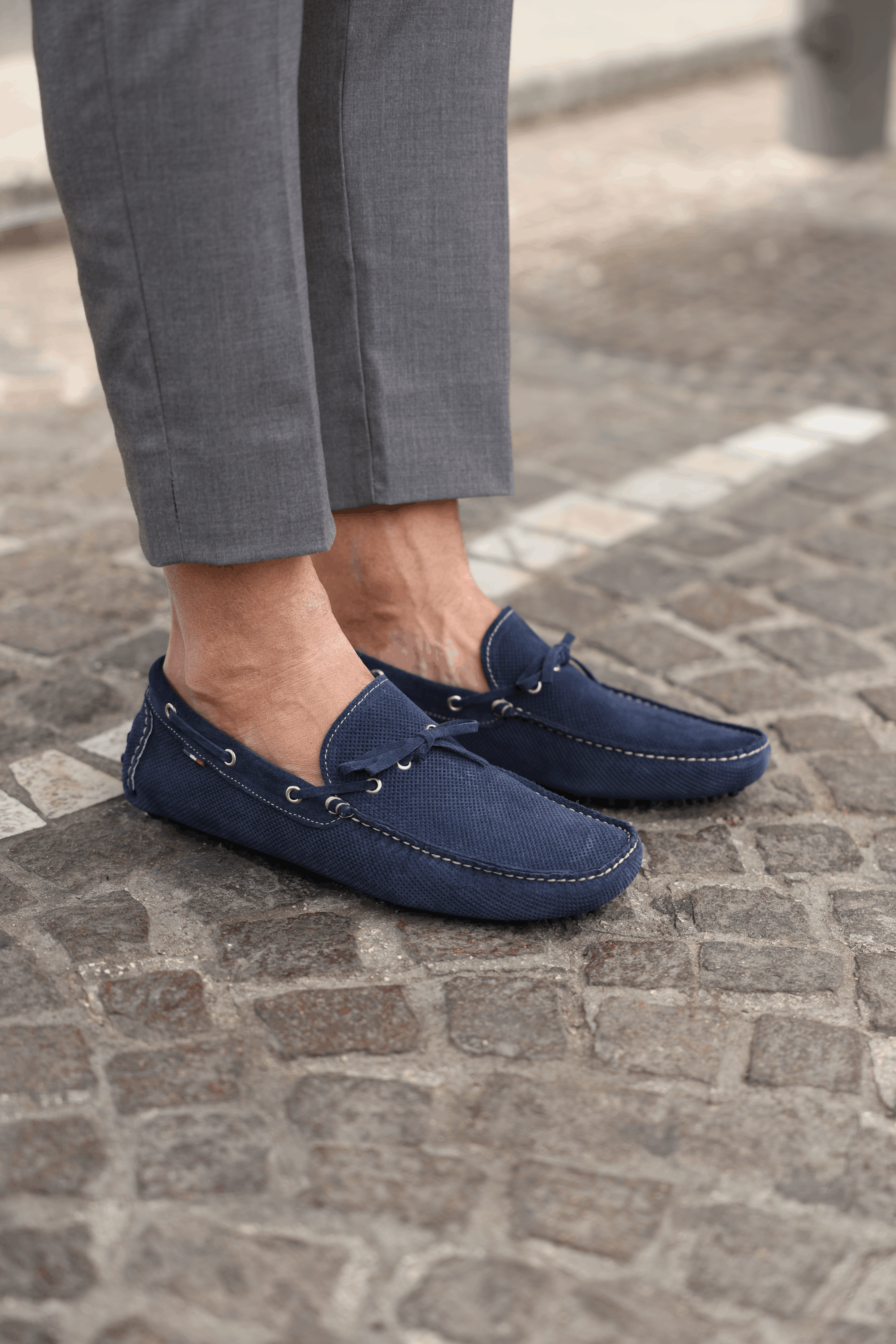 Gommini in camoscio forato blu jeans