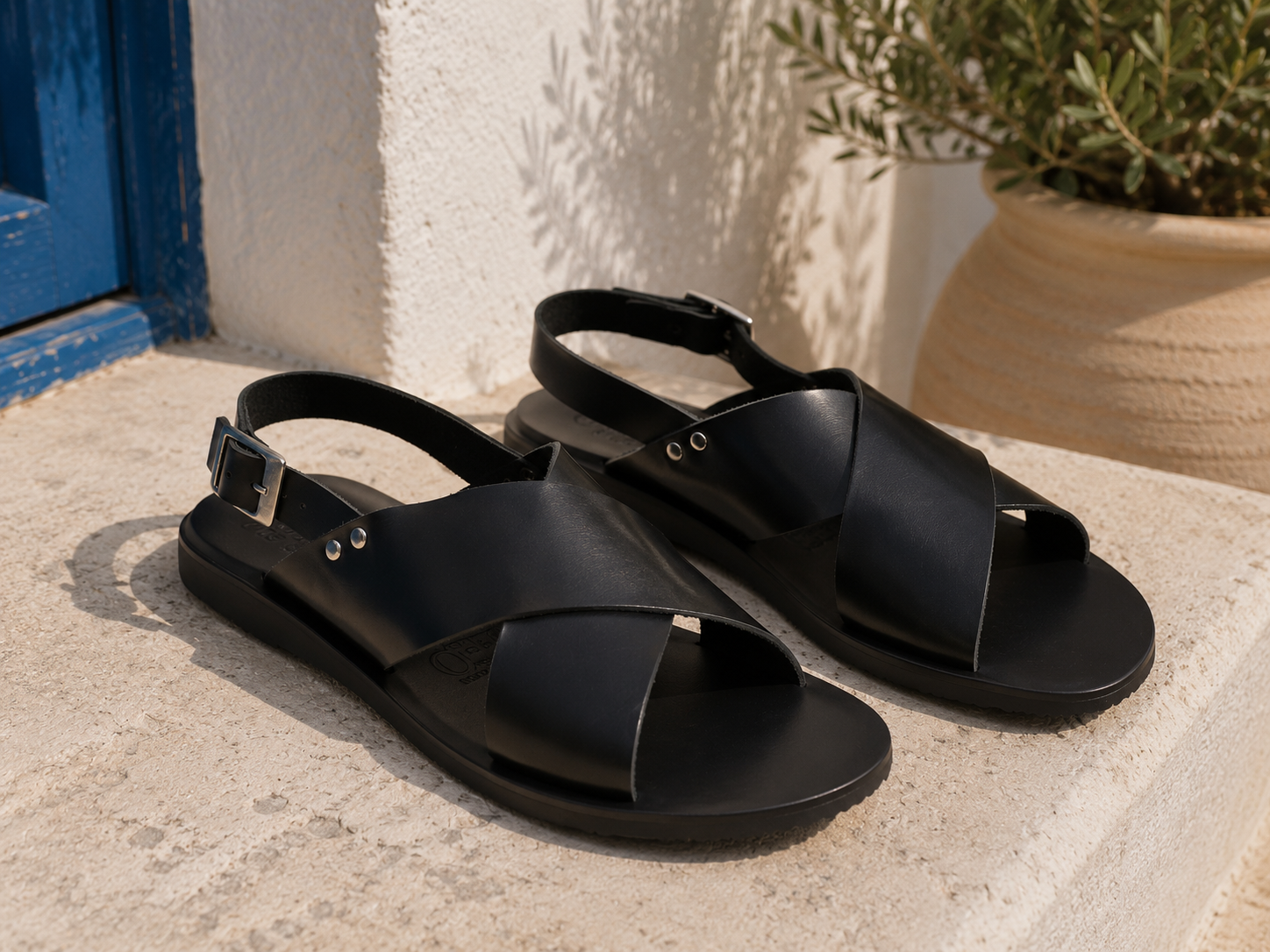 Sandali neri in pelle