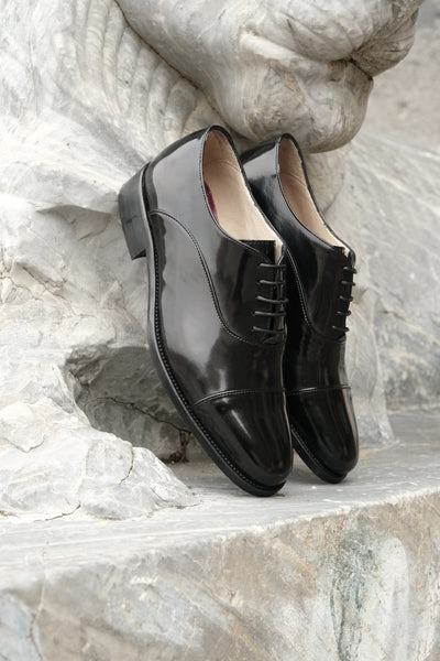 Oxford-Schuhe aus schwarzem Leder 