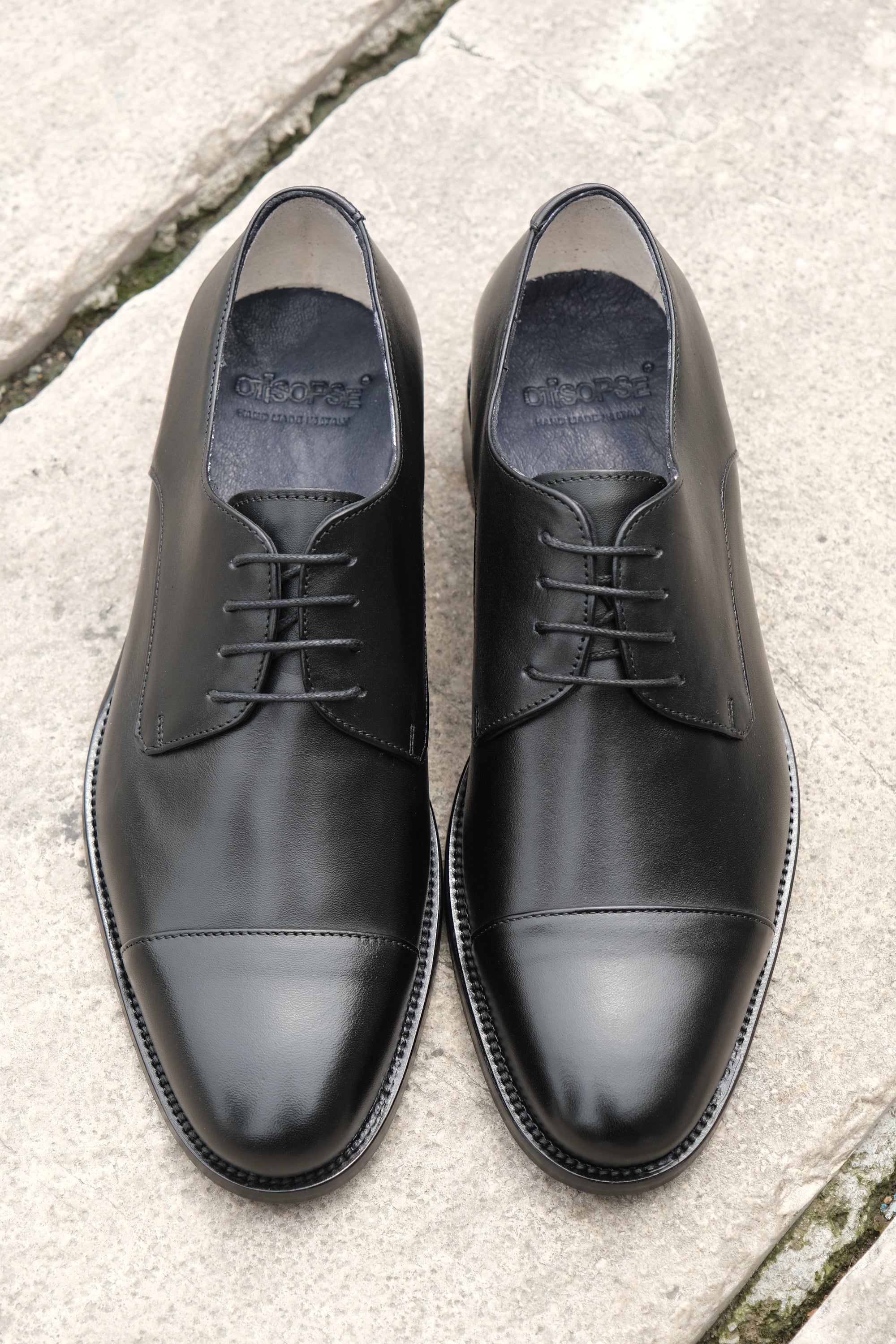Black leather derby shoes with toe