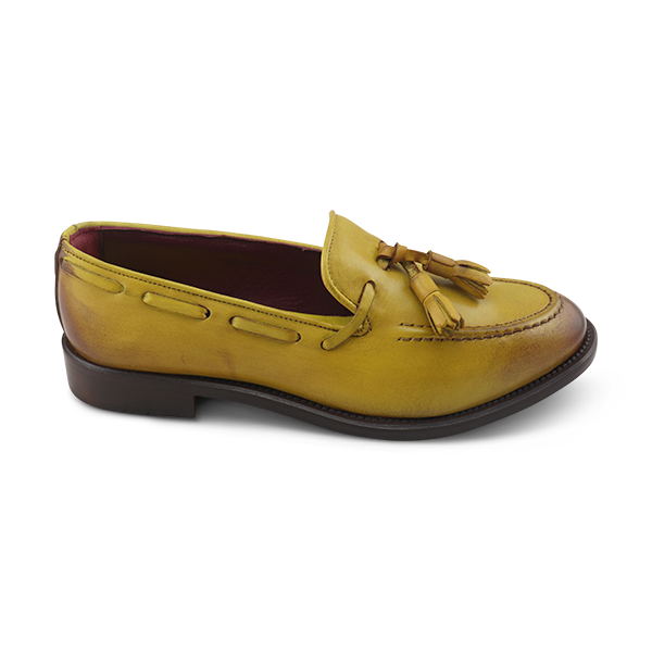 Slipper in yellow leather 