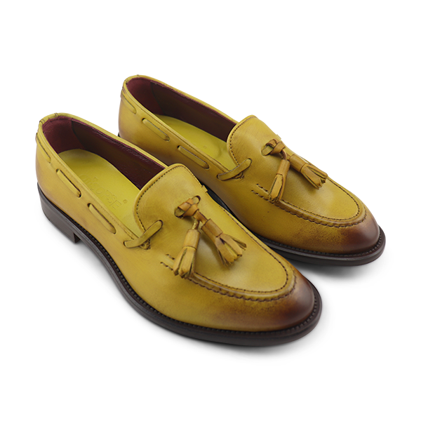 Slipper in yellow leather 