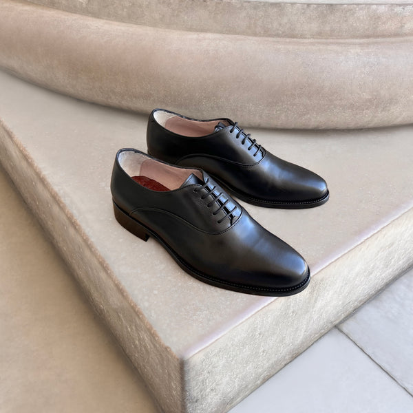 Black Oxford shoes in leather