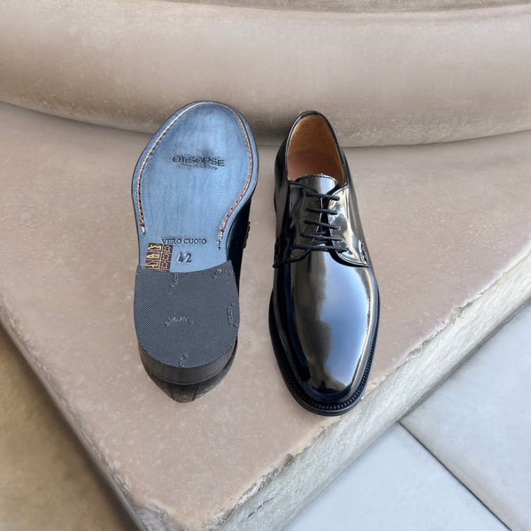 Derby shoes in black polished leather