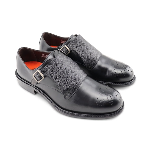 Scarpe nere da uomo in pelle con una fibbia