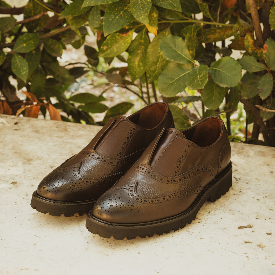 Oxford shoes without laces in dark brown leather with vibram sole