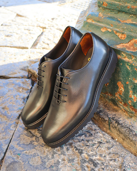 Oxford-Schuhe aus schwarzem Leder